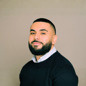 Mo Torres headshot